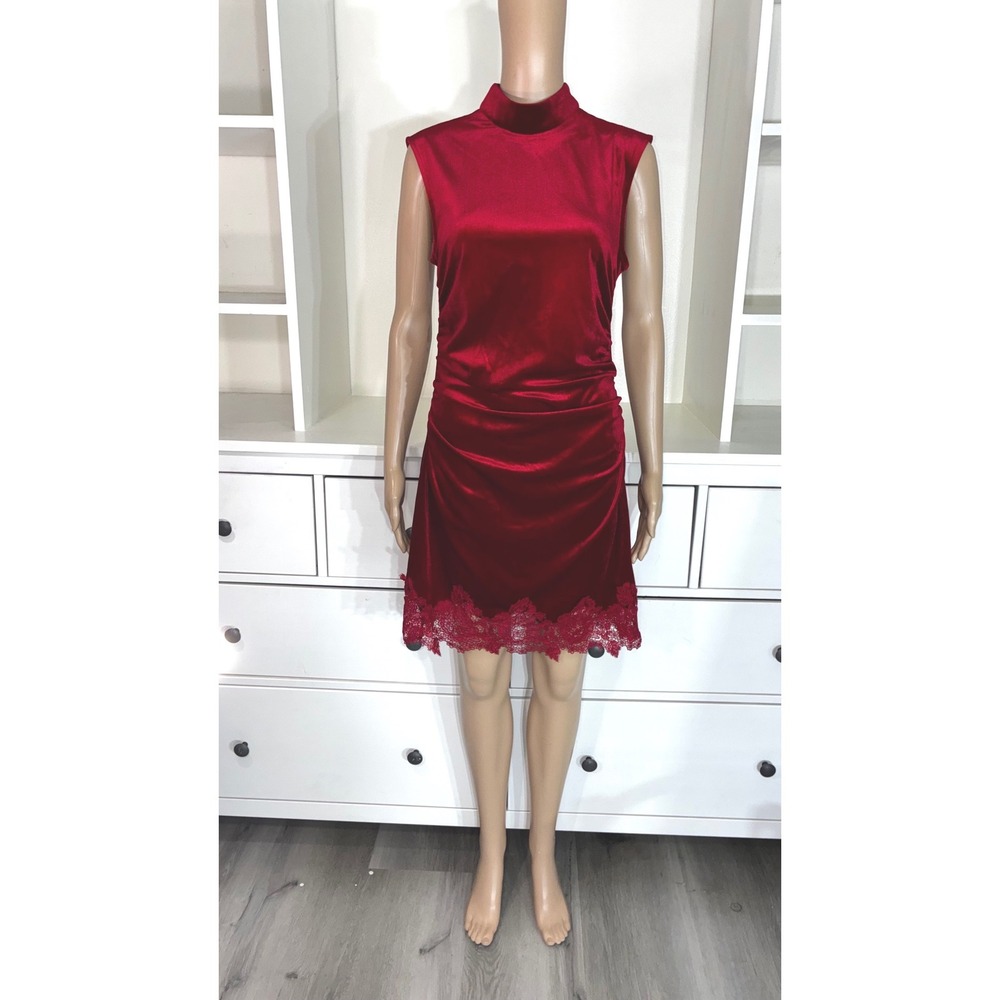 Commense Red Sleeveless Velvet Mini Dress with Lace Hem